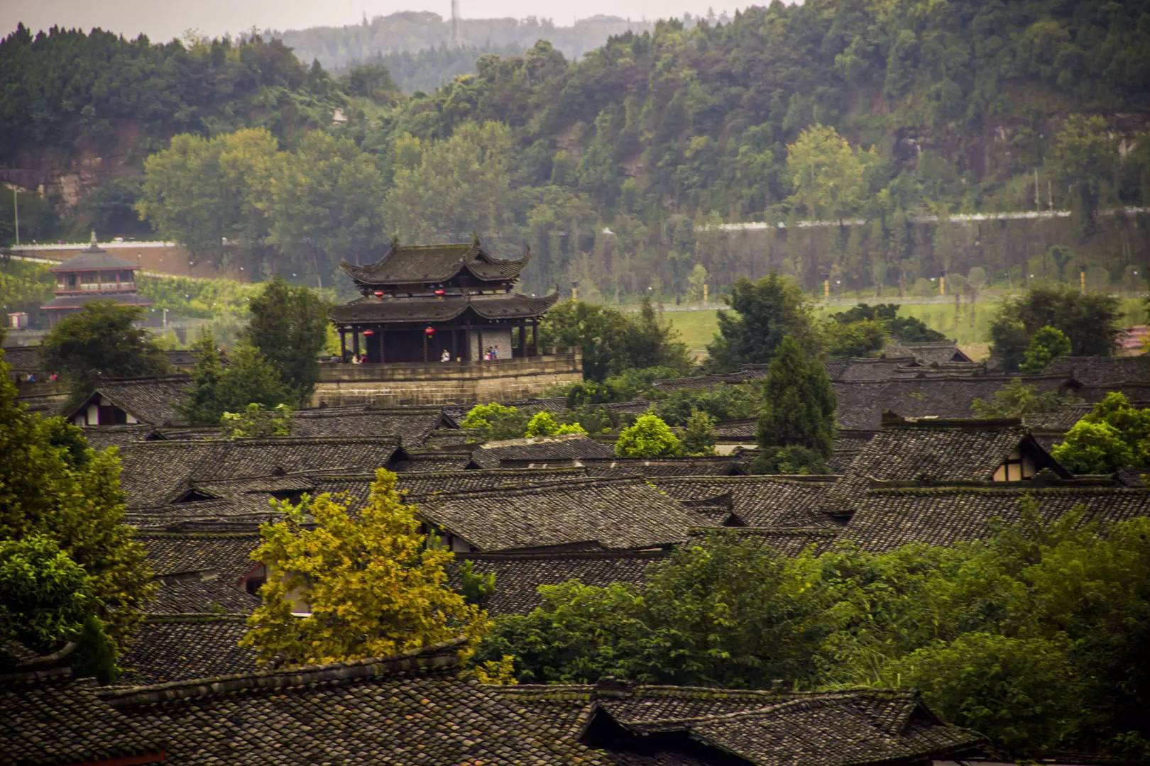 中國(guó)最適合私奔的10個(gè)古鎮(zhèn)：春暖花開(kāi)旅途美麗！