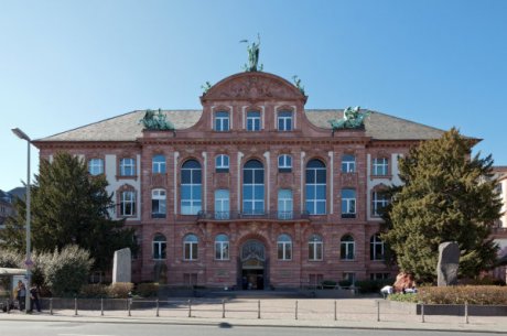 德國(guó)最大的自然博物館，德國(guó)森根堡自然博物館