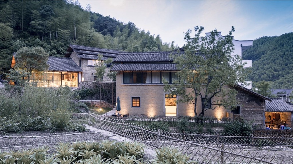 安吉·仁里息心廬，擁泉而居枕山而眠!