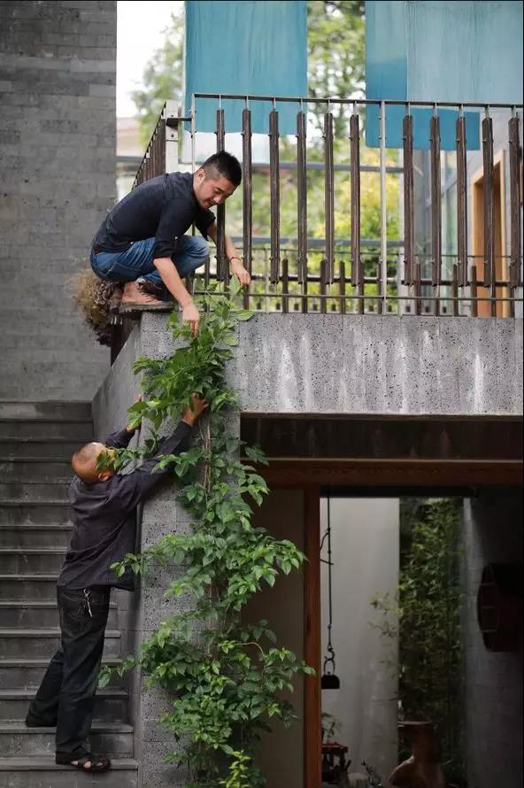 上山上去生活吧，上山上迎你還家！