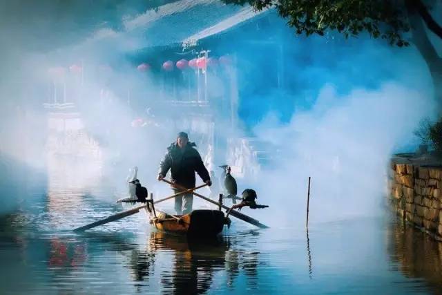 塘棲古鎮(zhèn)小茶姑娘，古鎮(zhèn)溪邊沐浴清風(fēng)滌蕩心靈