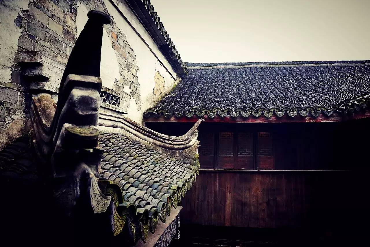 塘棲古鎮(zhèn)小茶姑娘，古鎮(zhèn)溪邊沐浴清風(fēng)滌蕩心靈