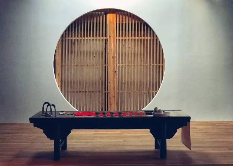 塘棲古鎮(zhèn)小茶姑娘，古鎮(zhèn)溪邊沐浴清風(fēng)滌蕩心靈