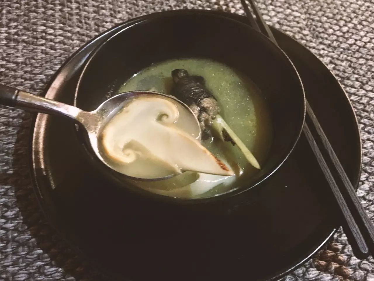 香格里拉薩洛頤度假酒店，以上帝視角看納帕海