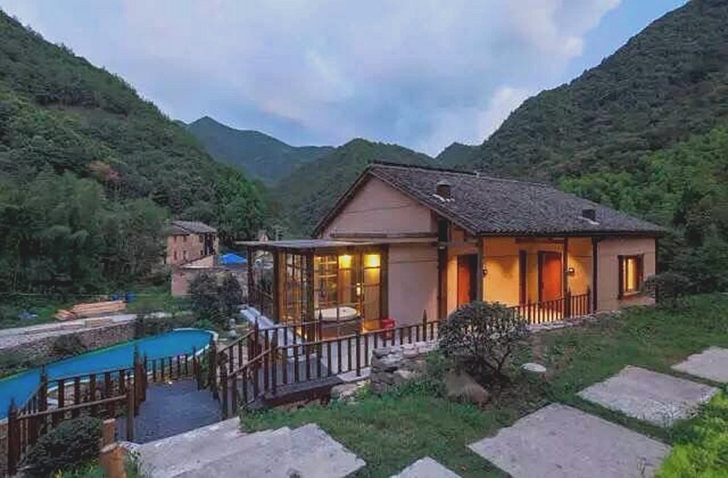 靜廬瀾柵，青山綿綿溪水潺潺