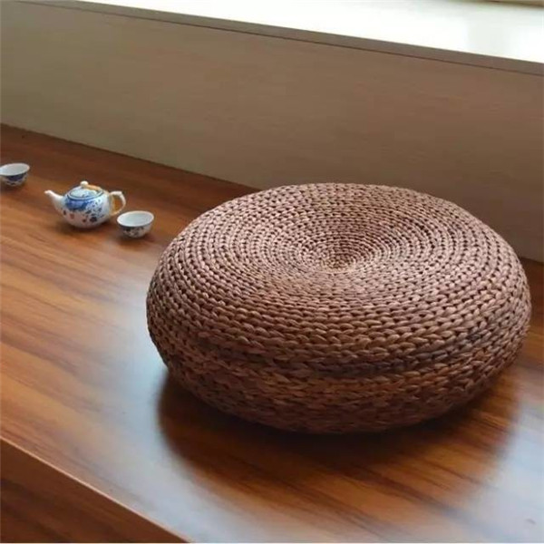 品茶牌佛之常用物，蒲團(tuán)