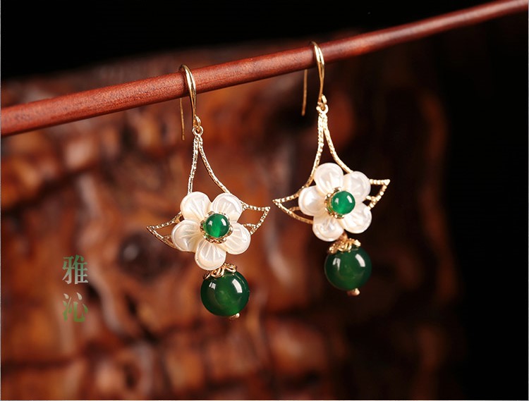 淡雅貝殼花朵墜耳環(huán)，古風(fēng)雅沁氣質(zhì)清新首飾