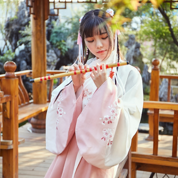 改良交領(lǐng)齊腰曲裾，漸變印花襦裙日常漢服