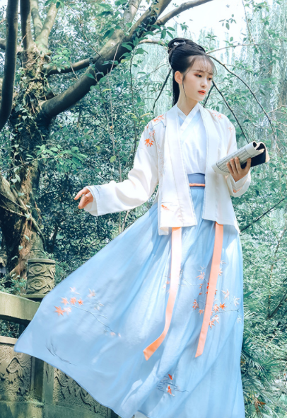 傳統(tǒng)漢服褙子褶裙，宋制繡花楓葉裙