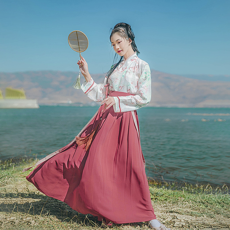 唯美印花交領(lǐng)襦裙?jié)h服，清新齊腰漢服圖片