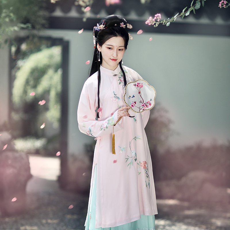 詩意韻味襦裙?jié)h服，淡雅刺繡立領(lǐng)古風漢服