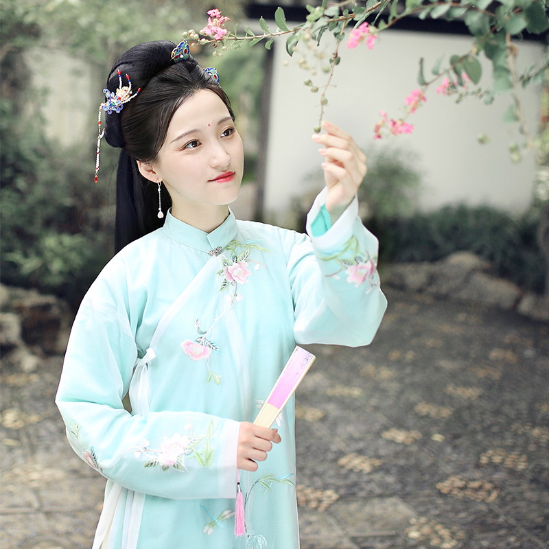 詩意韻味襦裙?jié)h服，淡雅刺繡立領(lǐng)古風漢服