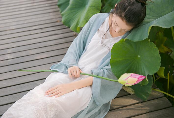 簡(jiǎn)潔中式麻紗漢服，開衫披風(fēng)褙子漢服圖片