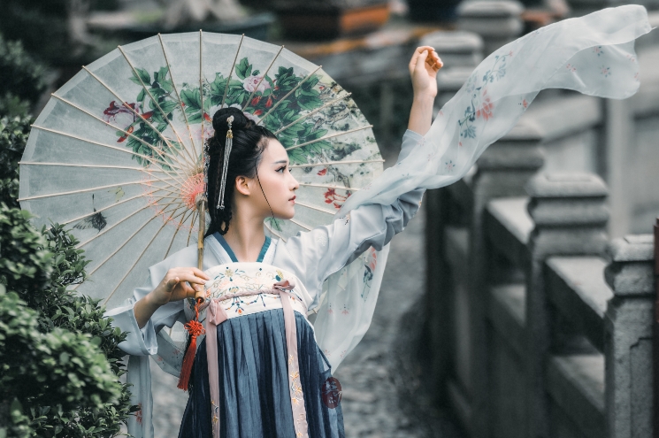 素雅繡花漢服，仙氣十足齊胸襦裙