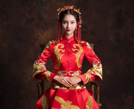 傳統(tǒng)吉祥中式禮服，奢華鳳凰新娘禮服