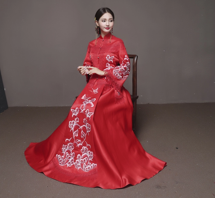 蝶戀花蘇繡新娘結(jié)婚禮服，唯美大氣中式禮服