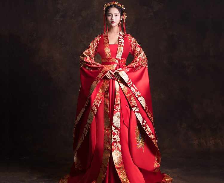 漢服新娘結(jié)婚禮服，奢華大氣中式禮服