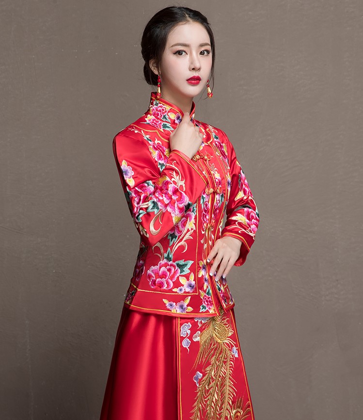 牡丹花新娘結(jié)婚禮服，金風(fēng)裙擺中式禮服