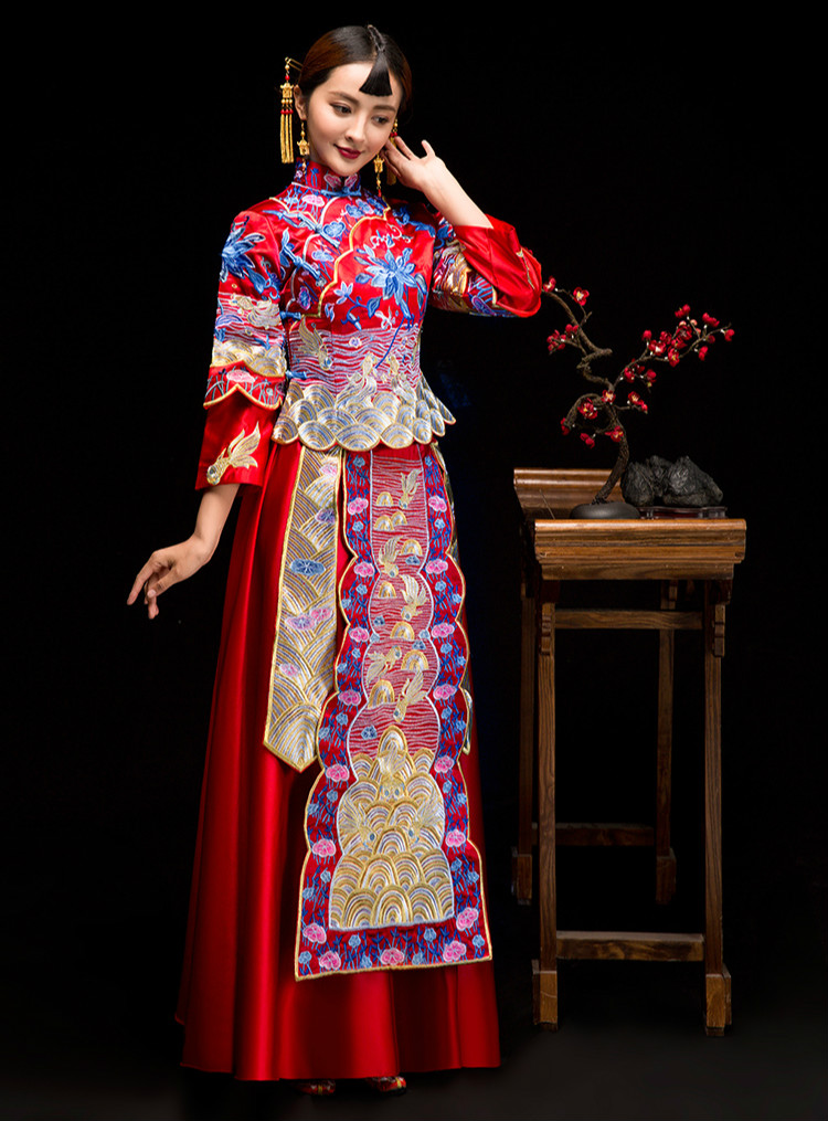 魚蓮嬉戲中式禮服，東方韻味新娘禮服