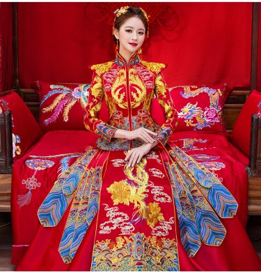 花開牡丹中式禮服，古韻悠揚(yáng)奢華刺繡新娘禮服