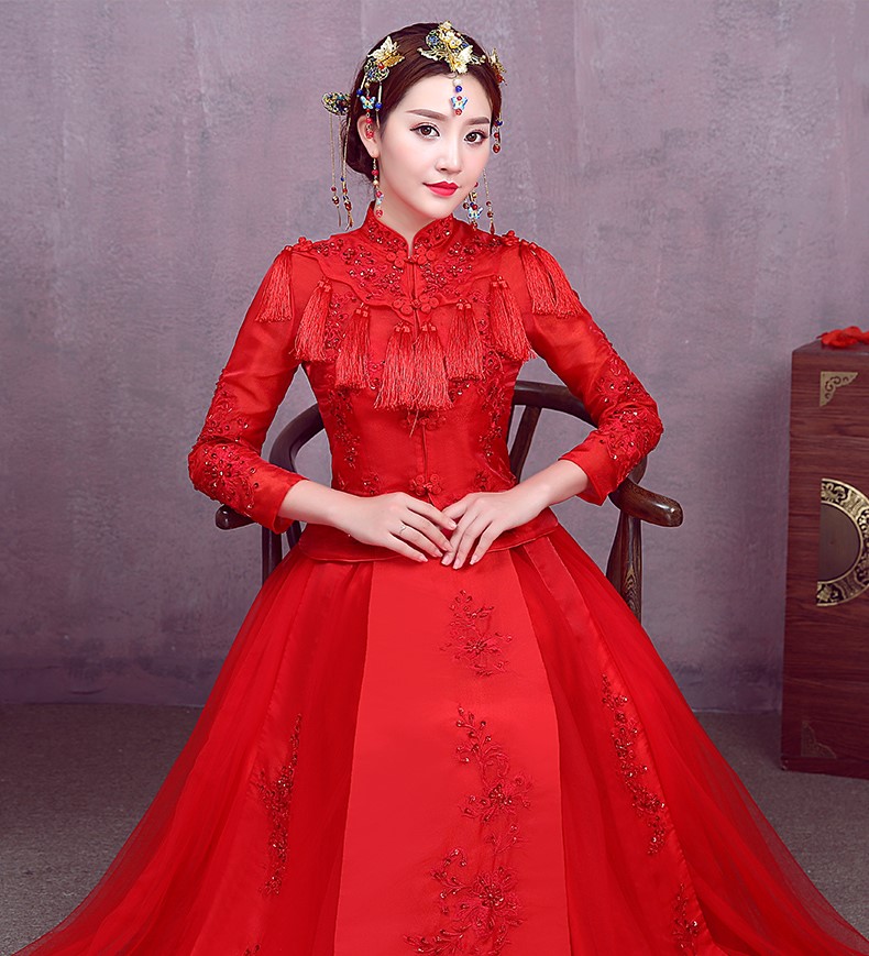 簡約紅色中式禮服，流蘇中國風(fēng)新娘結(jié)婚禮服