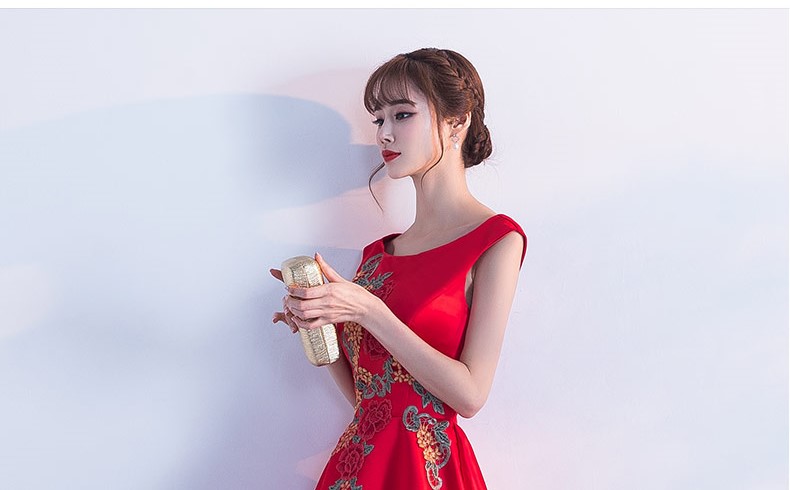 時尚中國風(fēng)中式禮服，芍藥繡花新娘結(jié)婚禮服
