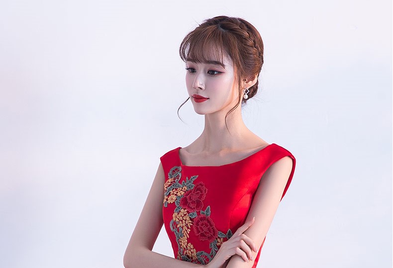 時尚中國風(fēng)中式禮服，芍藥繡花新娘結(jié)婚禮服