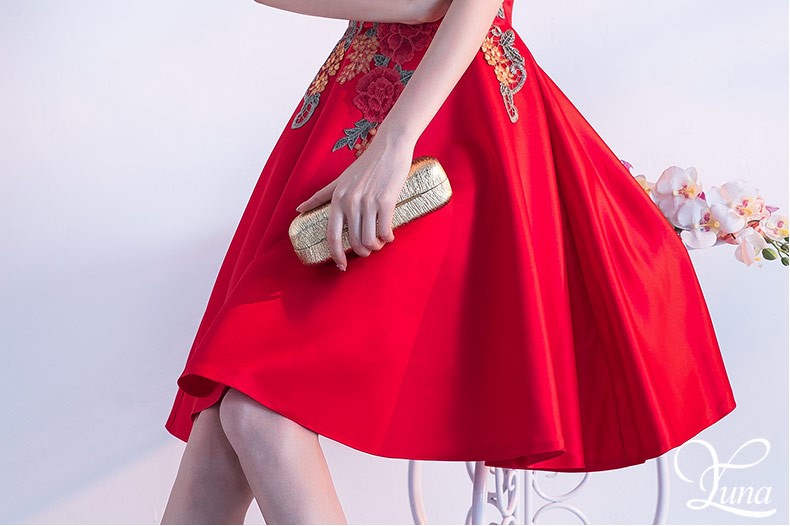 時尚中國風(fēng)中式禮服，芍藥繡花新娘結(jié)婚禮服