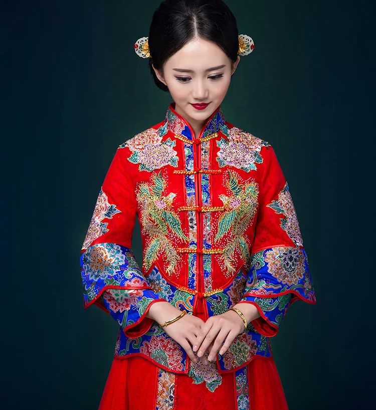 中國風(fēng)中式禮服，鳳凰刺繡新娘結(jié)婚禮服