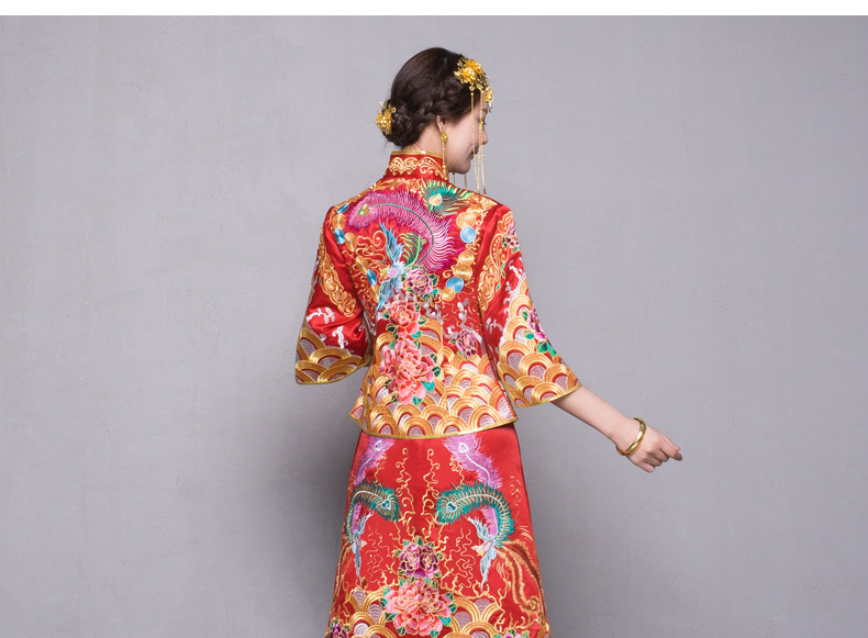 金絲繡花中式禮服，中國(guó)風(fēng)新娘禮服