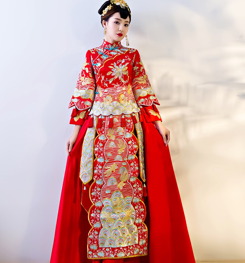 端莊斜襟新娘禮服，精美刺繡中式禮服