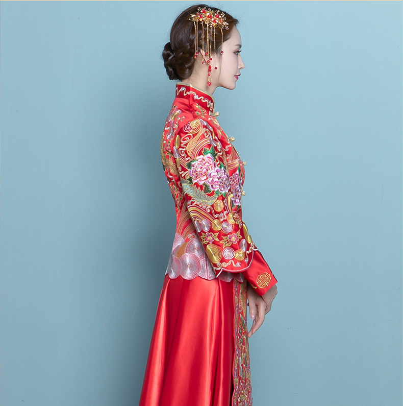 中國(guó)風(fēng)高貴刺繡嫁衣，新娘結(jié)婚中式禮服