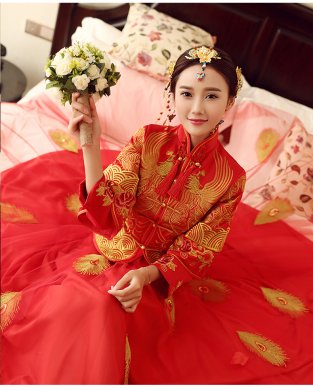 傳統(tǒng)古典中式禮服，復(fù)古新娘結(jié)婚禮服