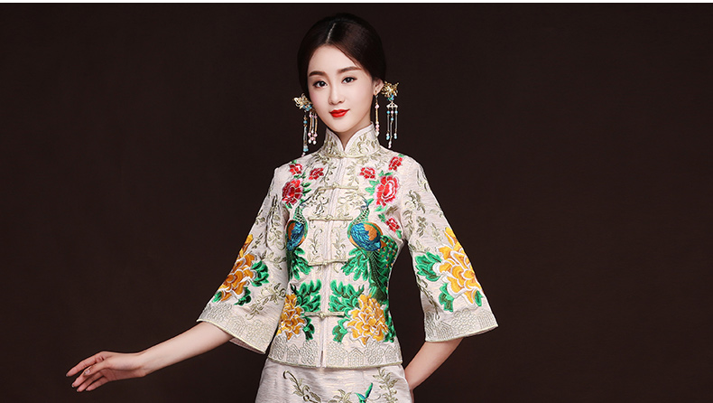 中國(guó)風(fēng)孔雀牡丹秀禾服，米白色新娘中式禮服