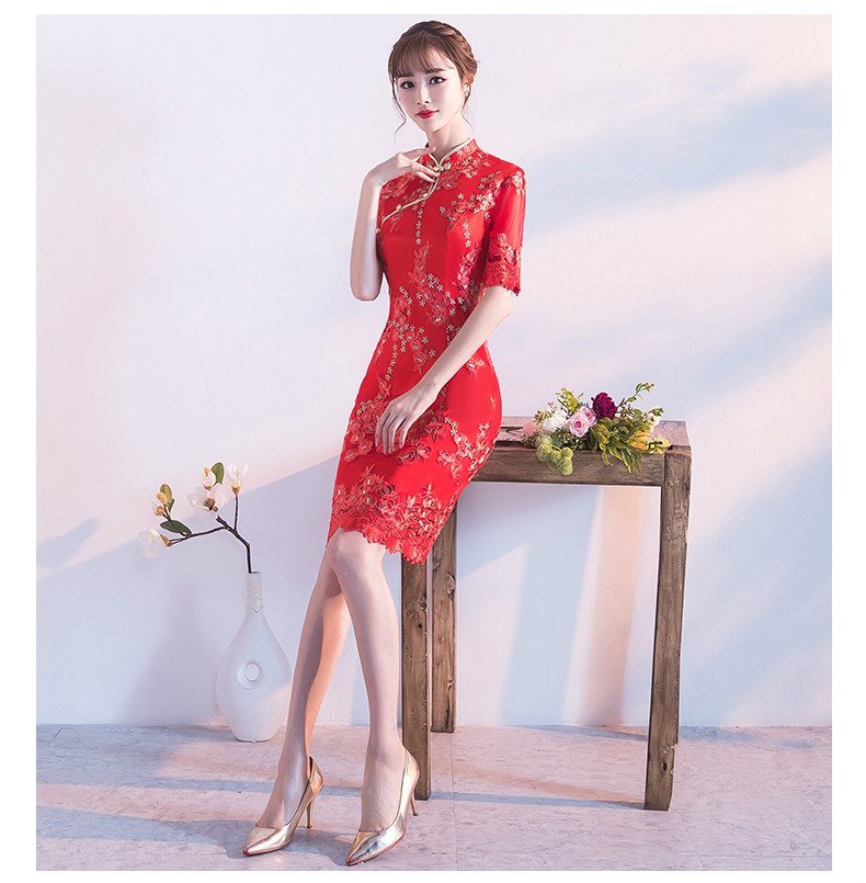 典雅復(fù)古唯美中式禮服，短款奢華中式繡花旗袍