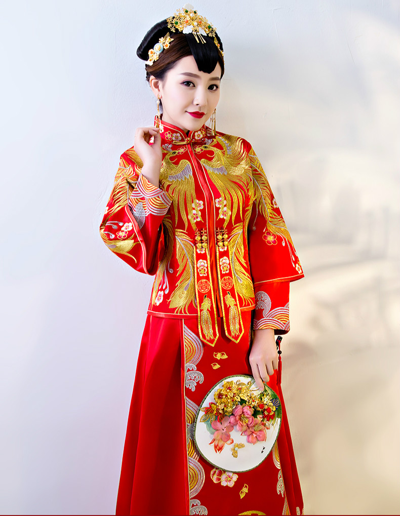 傳統(tǒng)中式禮服，紅色結(jié)婚新娘禮服