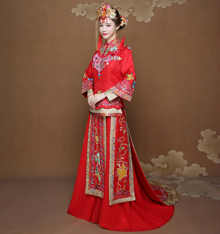 披肩拖尾秀禾服新娘禮服，時尚大氣中式禮服