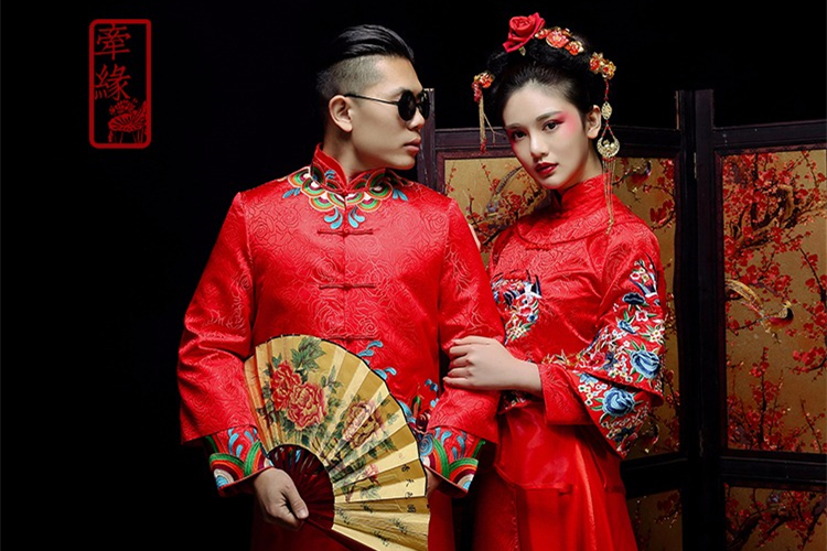 中國(guó)古典元素刺繡新娘禮服，敬酒服長(zhǎng)袖春裝