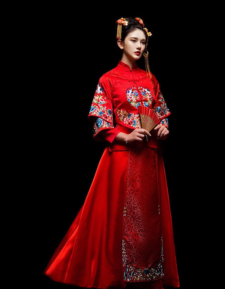 中國(guó)古典元素刺繡新娘禮服，敬酒服長(zhǎng)袖春裝