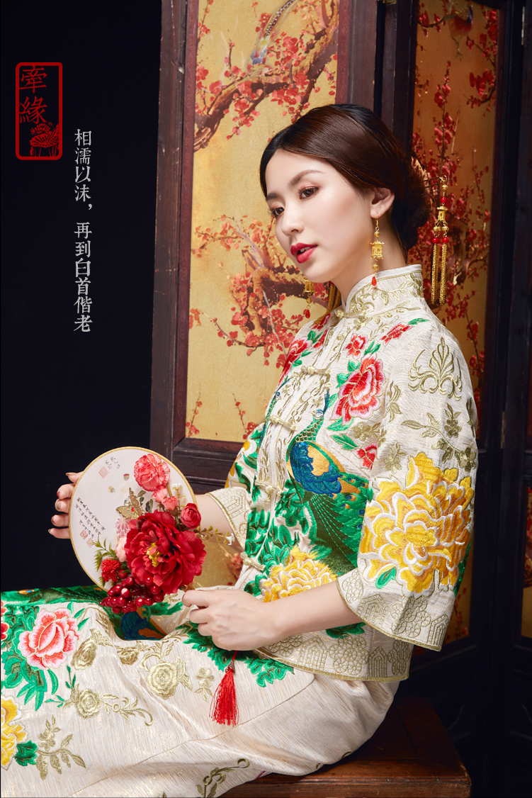 復古中式白色孔雀刺繡禮服，唐裝刺繡精美龍鳳