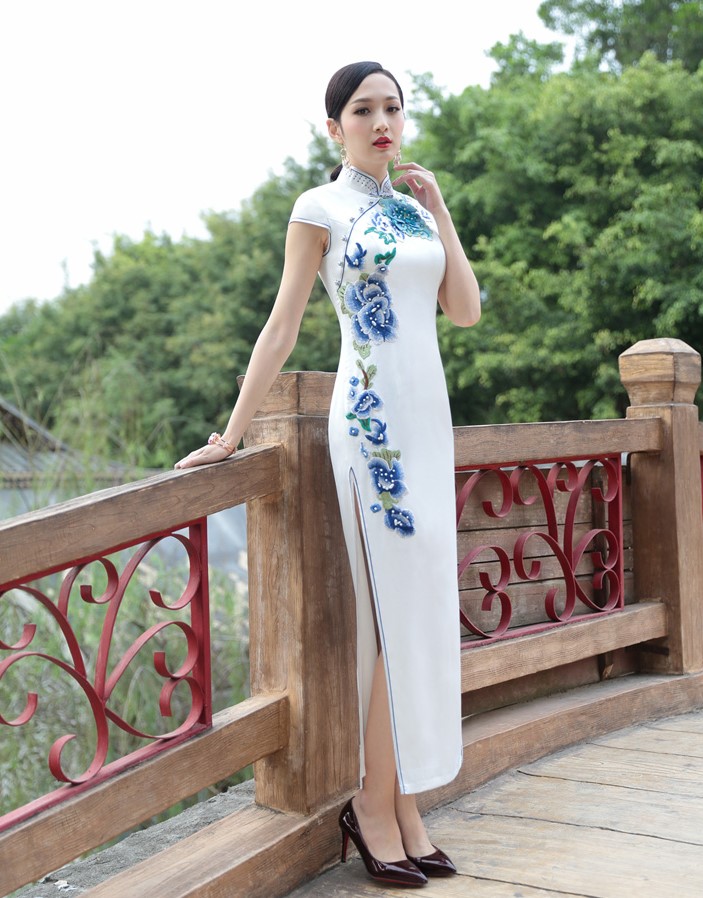 改良中國(guó)風(fēng)發(fā)現(xiàn)旗袍之美，復(fù)古中式旗袍