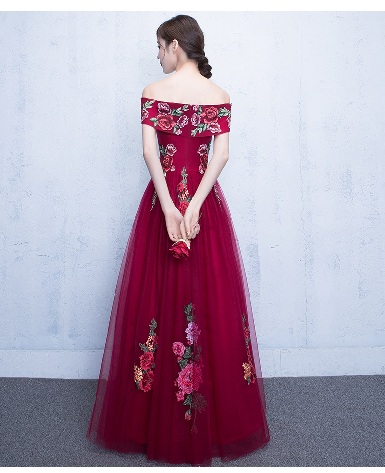 新娘敬酒服，一字肩中式結(jié)婚禮服
