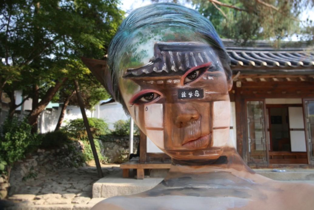 人體彩繪藝術(shù)：在皮膚上畫畫，美爆了!