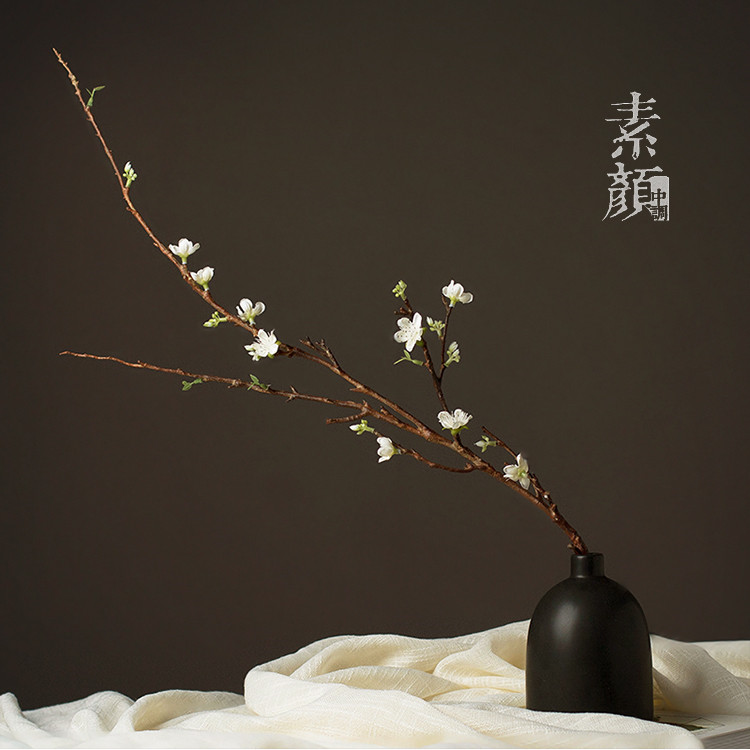 極簡(jiǎn)藝術(shù)中式插花