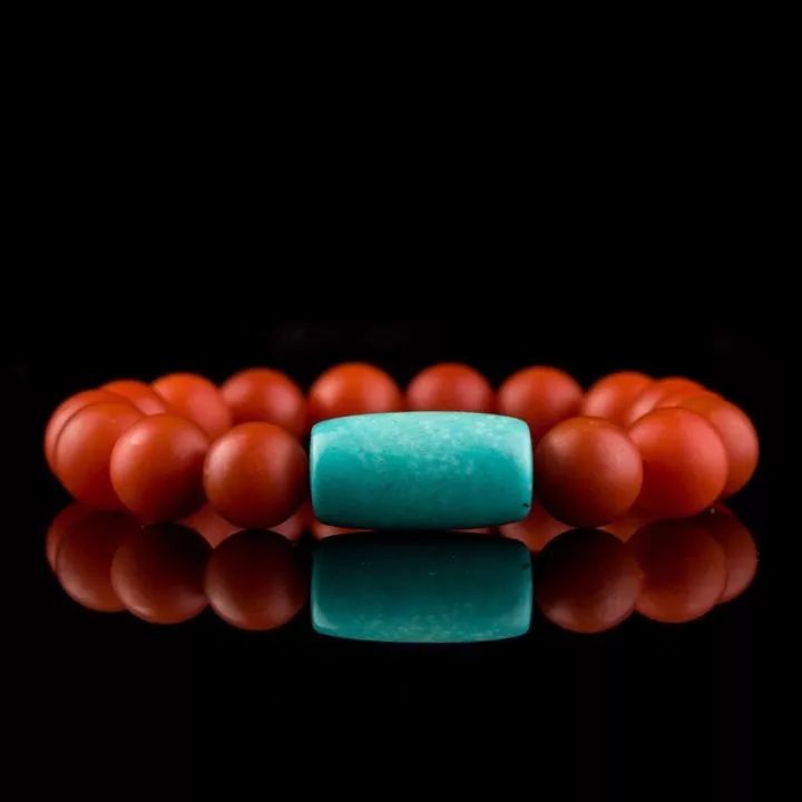 迷戀的紅，南紅手串之美！