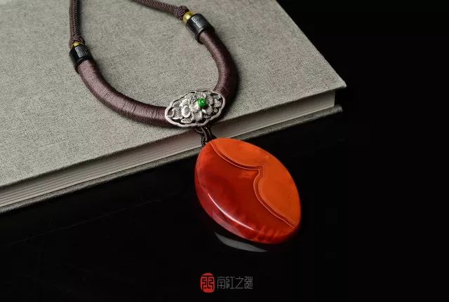 迷戀的紅，南紅手串之美！
