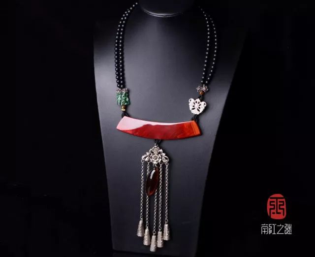 迷戀的紅，南紅手串之美！