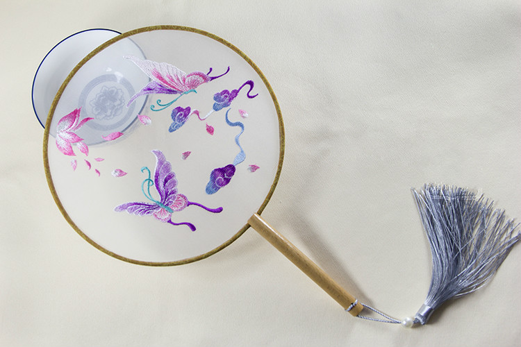 淡雅蝶舞刺繡團扇，淡紫復古繡花工藝扇子