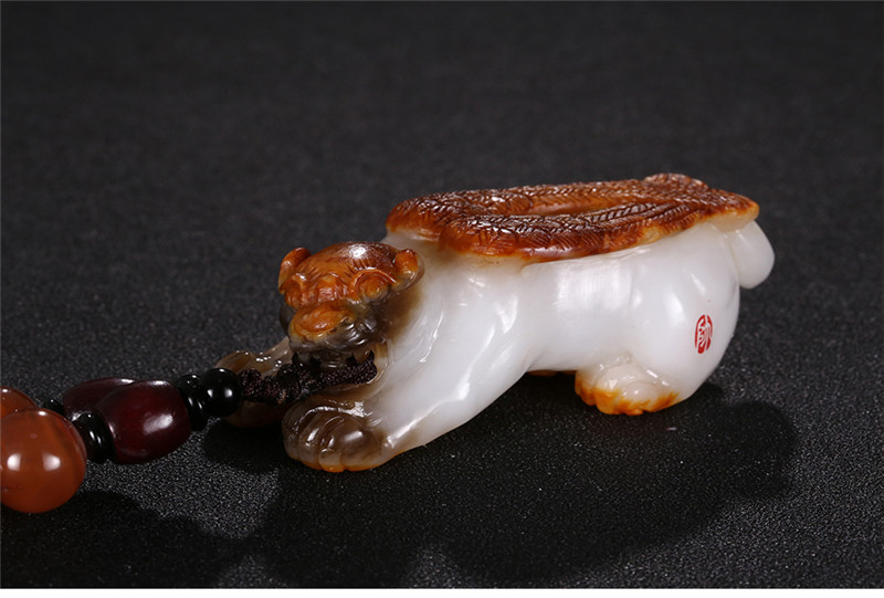 神獸飛虎手把件掛件，天然白玉手玩件玉石小擺