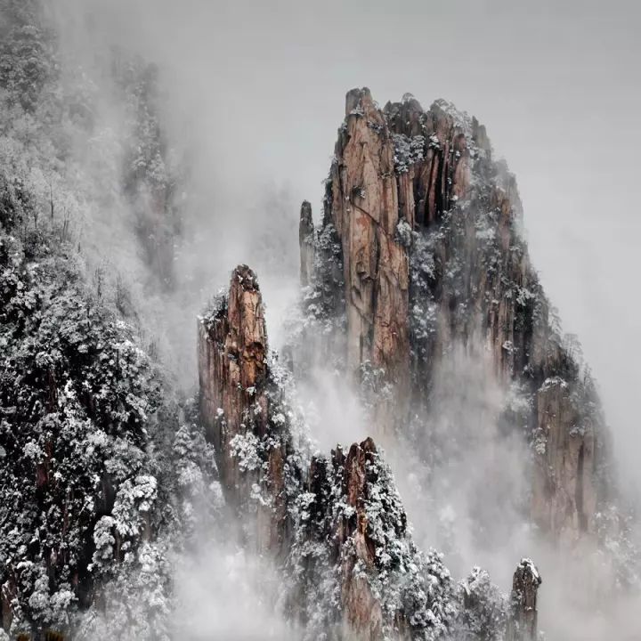 雪后黃山風景宛如人間仙境，舞一曲雪中霓裳羽